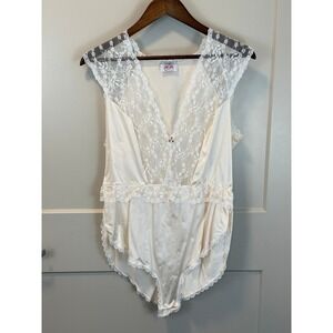 Vintage‎ JC Penney Satin Lace Plunge Lingerie Romper Cream Champagne Size Medium